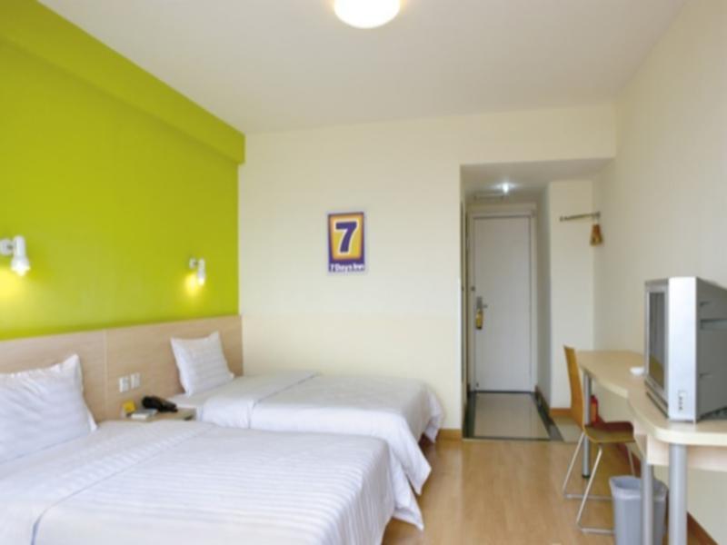 7Days Inn Guangzhou Gangding Longkou XI Road Dış mekan fotoğraf